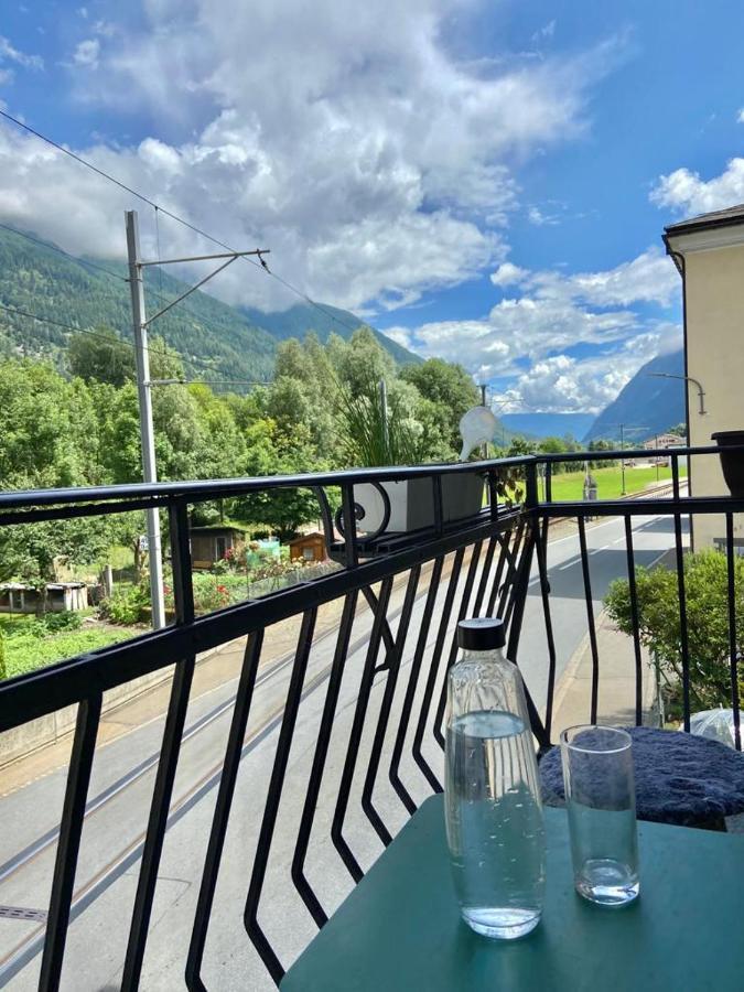 Bed and Breakfast Chasa Sassalbo Poschiavo Esterno foto